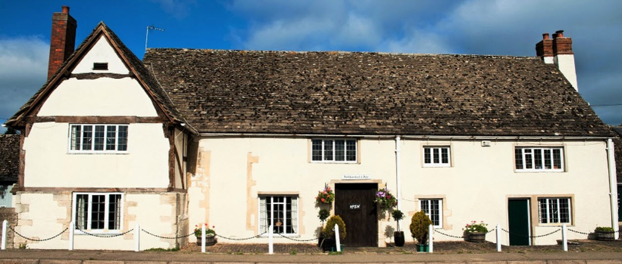 The White Hart at Fyfield – from chantry to hostelry – our ancestors’ local