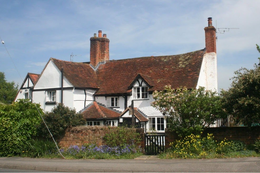 Horseshoe House, Warfield, formerly the Four Horsehoes pub