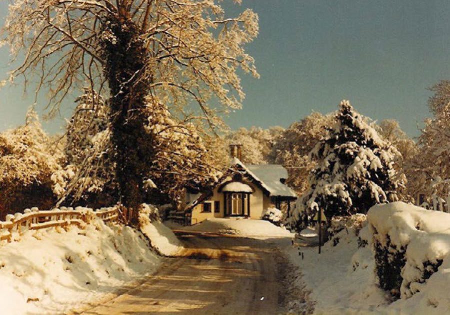 Sulham Lodge in the snow